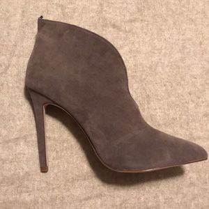 Tan heel